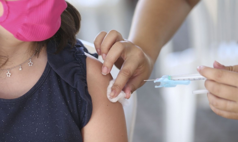 São Paulo discute aplicação de 4ª dose de vacina contra a covid-19.